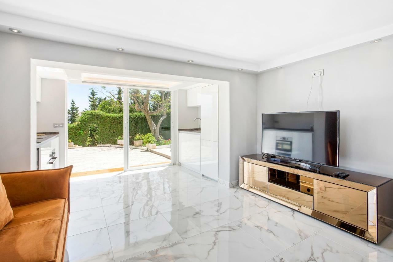 Luxury Villa Marbella With Nice Garden, Pool And Jacuzzi By Varenso Holidays ภายนอก รูปภาพ
